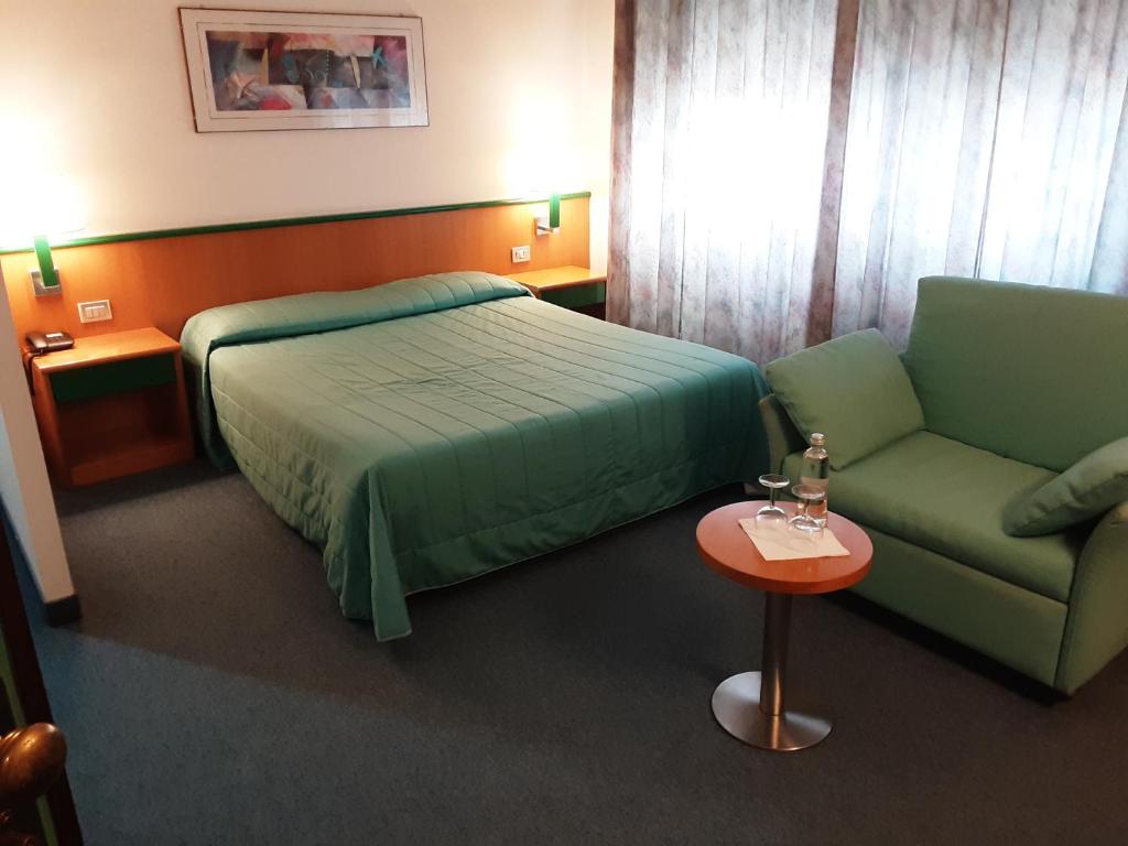 hotel-borgomanero-orta-arona-dormelletto-1